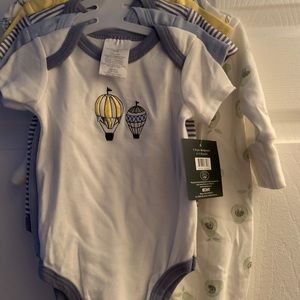 5 onesies set w/feetie with a hat NEW 6-9m